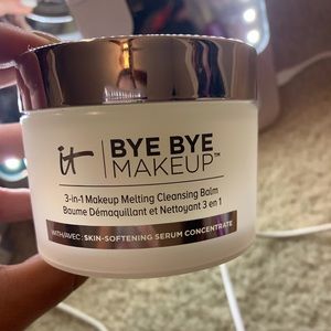 It Cosmetics Bye Bye Makeup 3 in 1 Remover